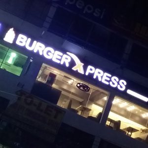 Golpea Burger