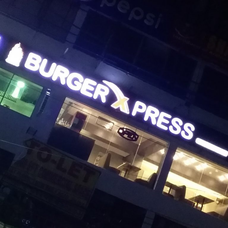 Golpea Burger
